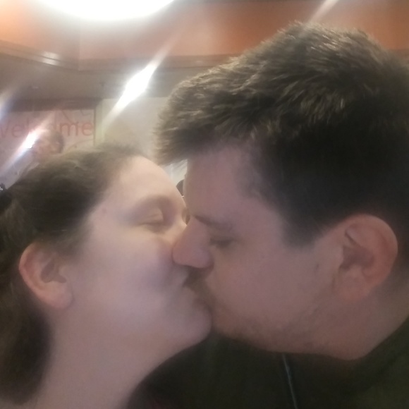 Meet your Posher, Alisha - Picture 1 of 1